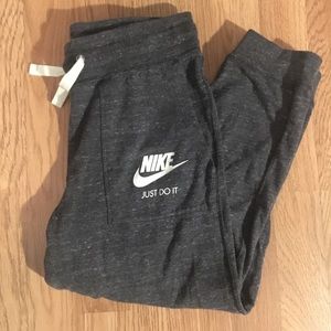 Nike Grey Capri Sweatpants with Pockets